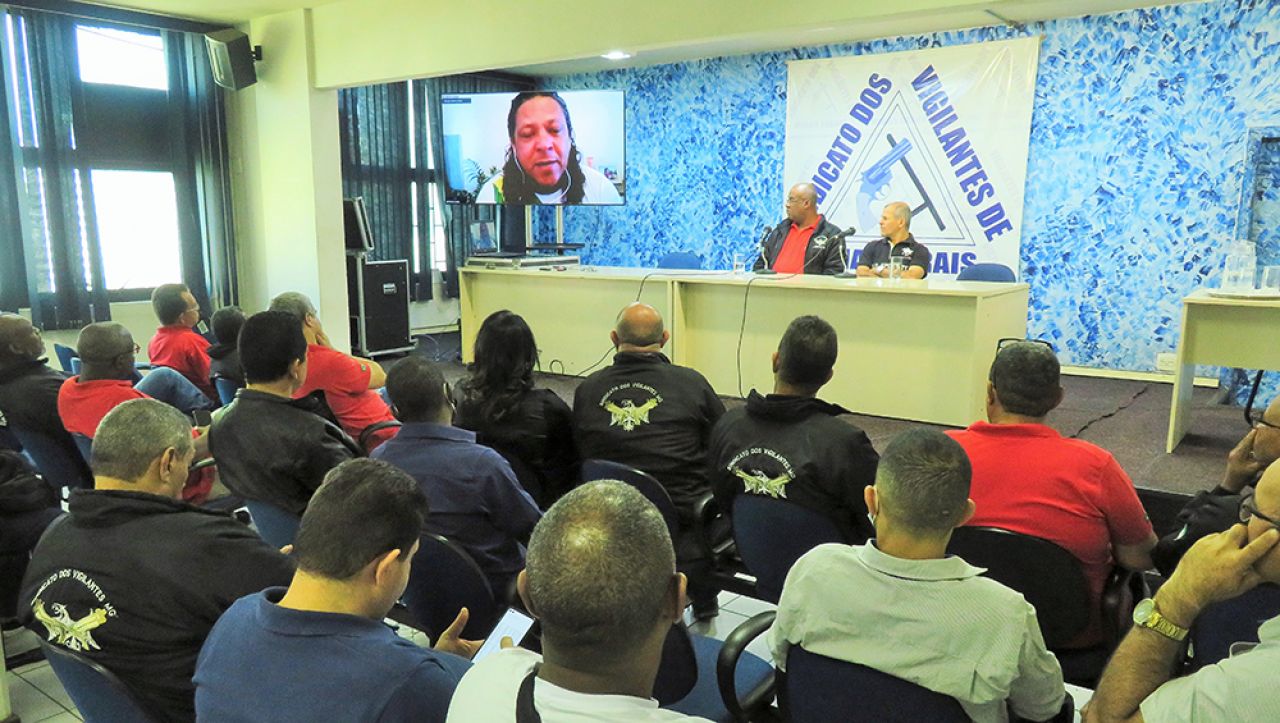 Sindicato dos vigilantes de Minas Gerais - Idosos convidados agora pagam  meia-entrada no Clube dos Vigilantes
